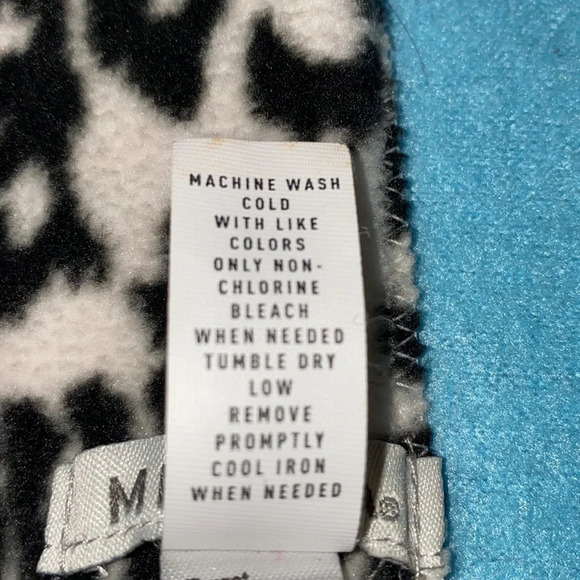 MERONA Leopard print warm soft fleece feeling scarf with tassels NEW size OS - Picture 6 of 6